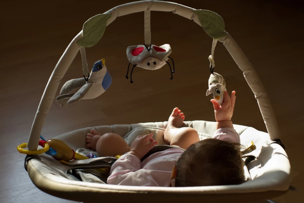 Иновативен шезлонг за бебе: Модерна технология за улеснение на родителите